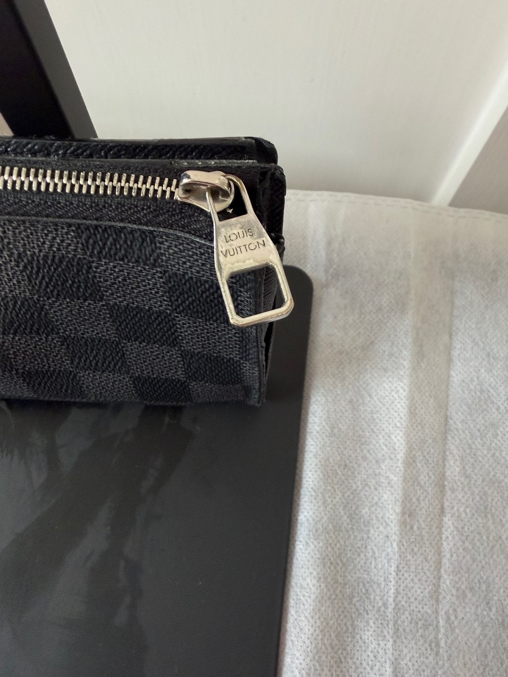 Louis Vuitton Damier Graphite Smart Wallet - Picture 2 of 7